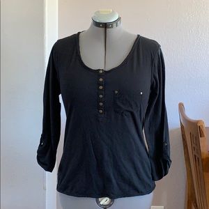Black 3/4 sleeve scoop neck t-shirt